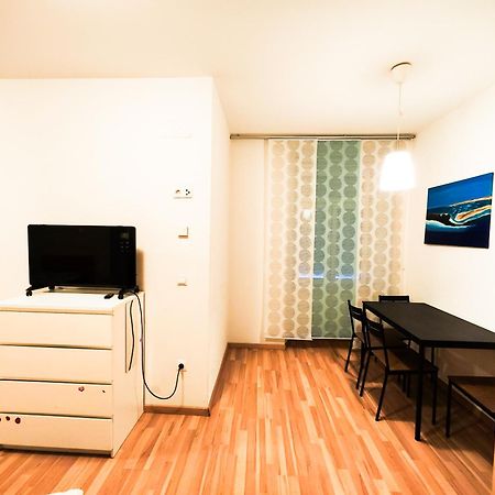Young Hostel Service Wien Exterior foto